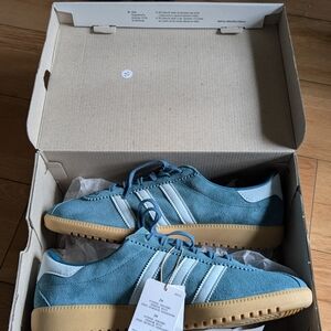 Adidas Men's Teal and White Sneakers